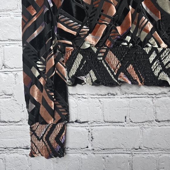 White House Black Market Velvetly Button Accent V-Neck Blouse Size Small - Picture 5 of 11